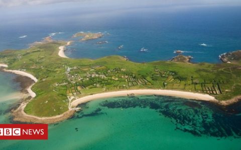 Isolating in Isles of Scilly ‘pricey’, travelers warned