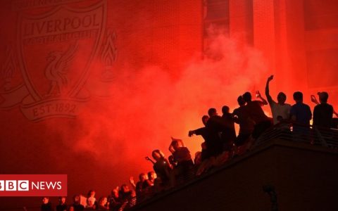 Liverpool FC: Ecstatic fans celebration on the streets