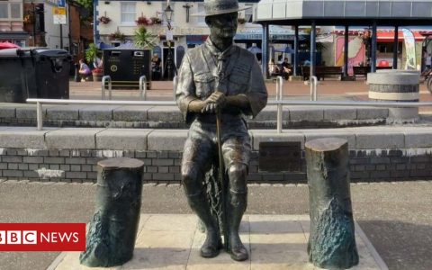Robert Baden-Powell: Scouts founder statue to be eliminated in Poole