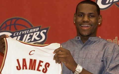 LeBron James rookie card goes for file .8M at auction