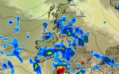 Achieved Office environment weather warning: Atlantic storms batter NEW areas of Uk with fierce 81mph winds | Weather | Information