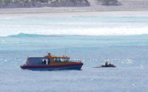 Esperance resumes search for shark attack victims on South Australia’s south coast