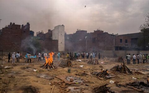 Cremation in public chowk after India’s funeral system collapsed