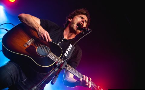 Vance Joy released concert videos in Australia in 2018