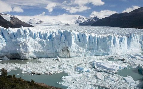 Britain named ice mass ‘Glasgow Glacier’ ahead of summit