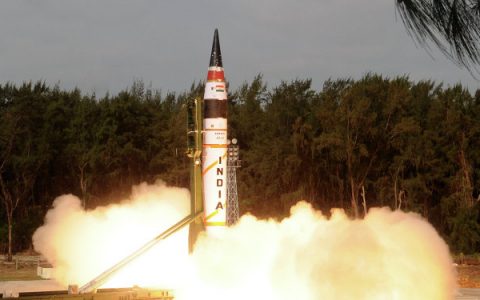 India successfully test-fires first nuclear-capable intercontinental ballistic missile (Video)