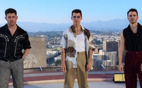 The Jonas Brothers appear in funny video with the President of the United States