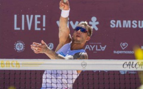 Rafael Moura outplayed in first match in professional in beach tennis, but experience highlights