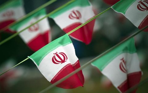 Iran seeks euro payment for new and pending oil sales