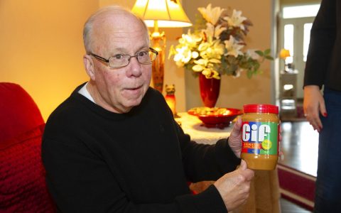 Stephen Wilhite, creator of GIF format, dies at the age of 74.  Technology